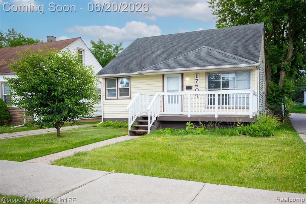 17606 Tennyson Street, Roseville, MI 48066