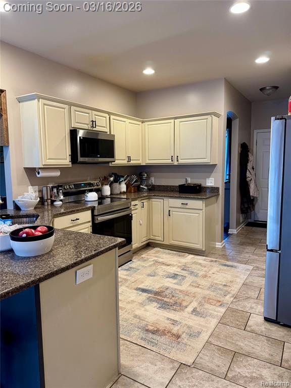 437 Golfside Drive, Lapeer, MI 48446 — Photo 14