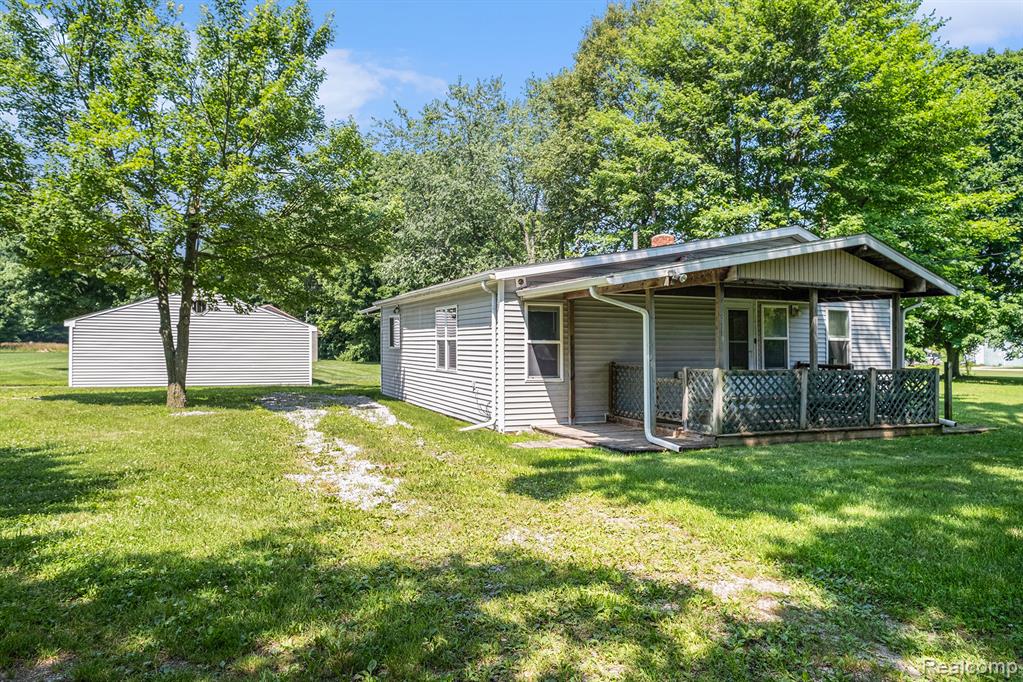 8257 N Genesee Road, Mount Morris, MI 48458 — Photo 3