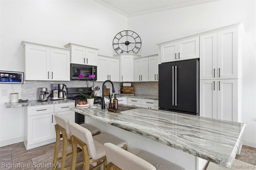 5735 Gregory Drive, Utica, MI 48317 — Photo 14