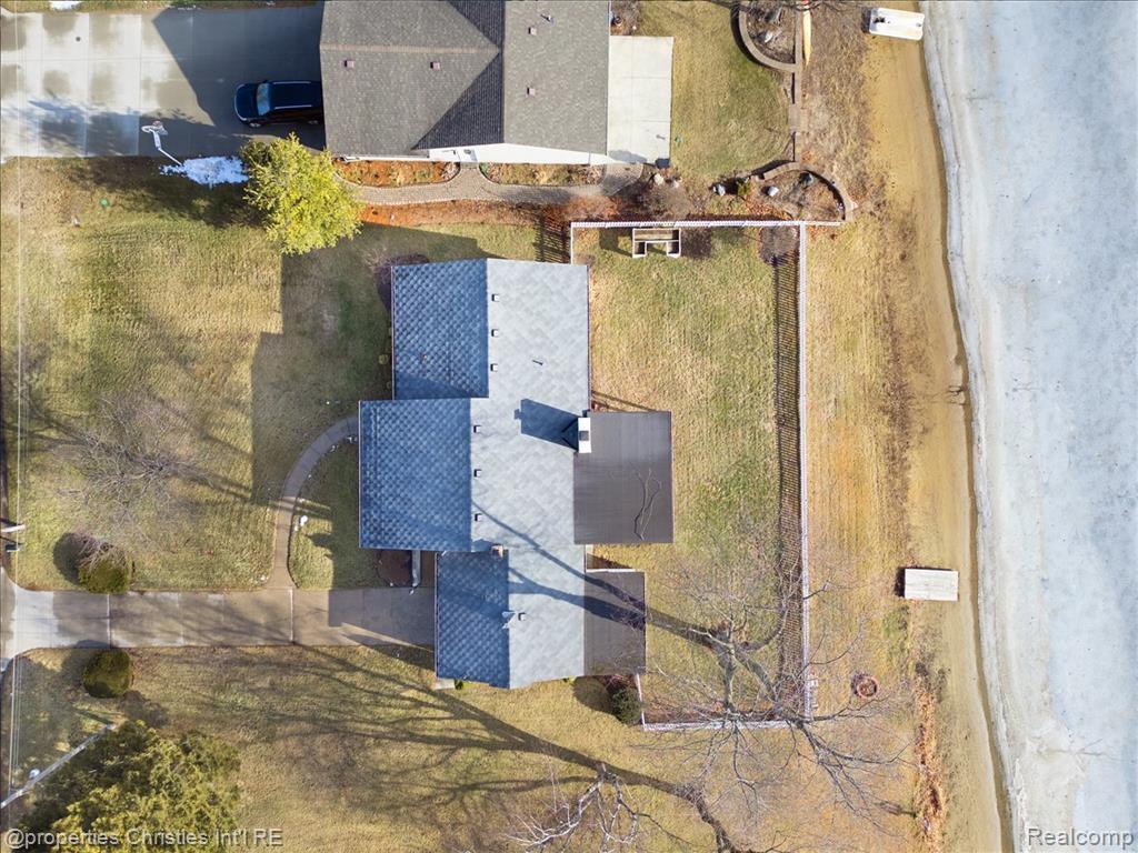 3309 Lake Drive, Fort Gratiot, MI 48059 — Photo 32