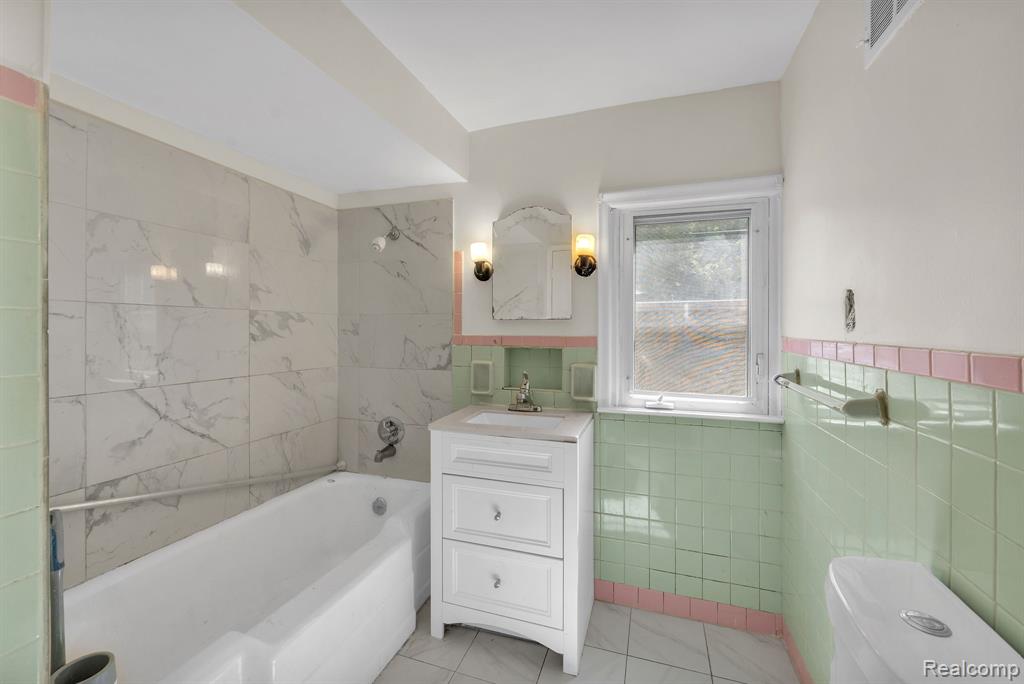 4453 Culver Street, Dearborn Heights, MI 48125 — Photo 17
