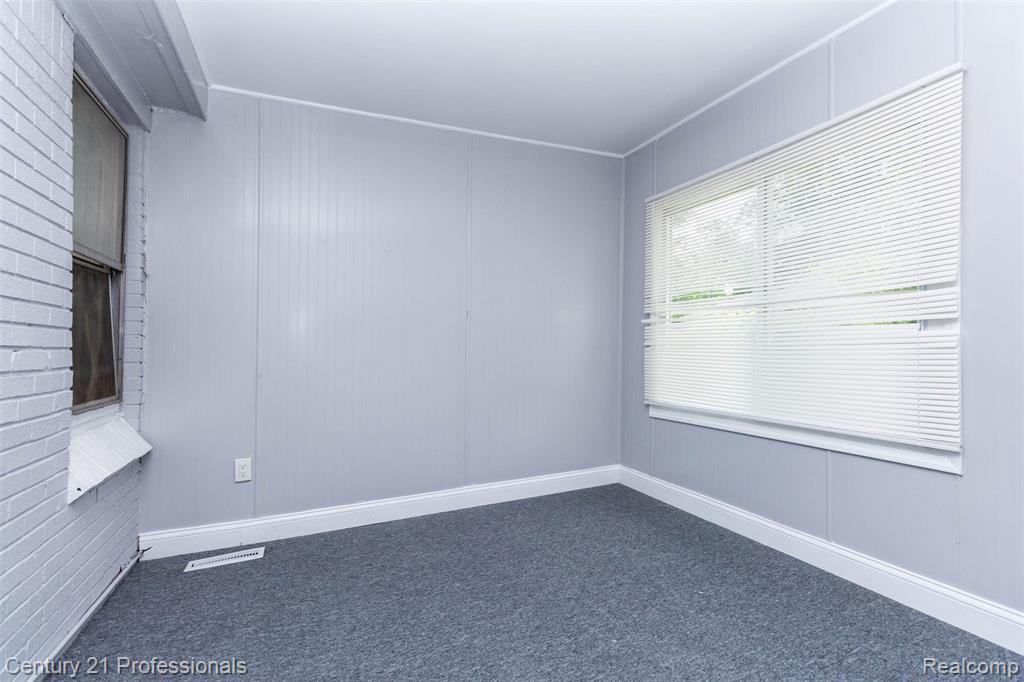 9037 Longacre Street, Detroit, MI 48228 — Photo 23