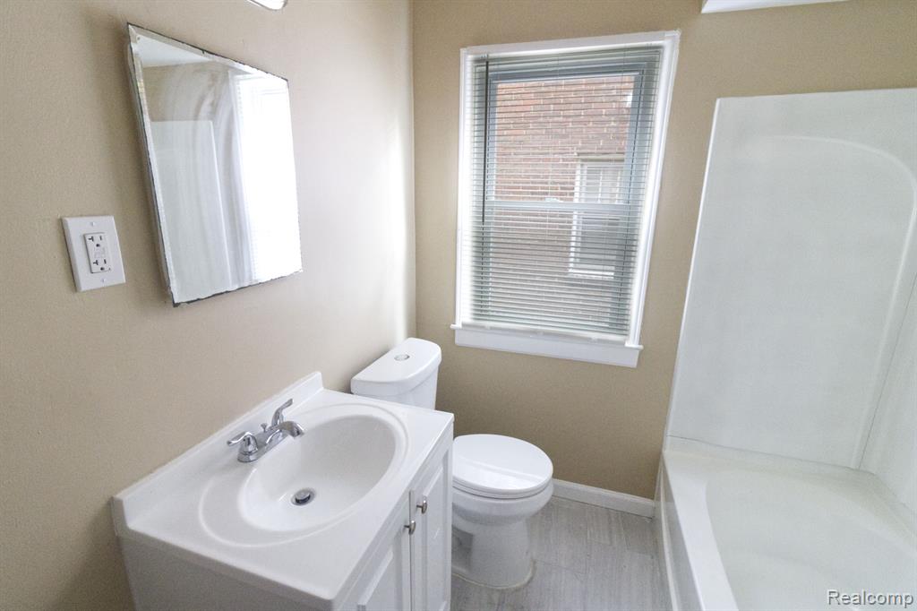 8095 NORTHLAWN Street, Detroit, MI 48204 — Photo 8