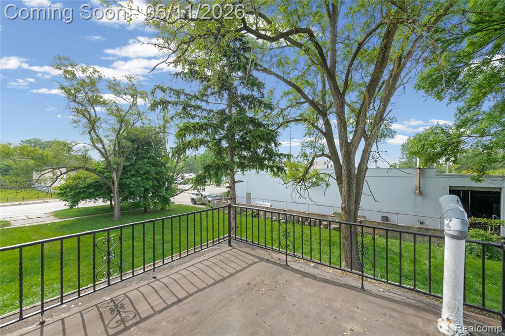 21855 Schoenherr Road, Warren, MI 48089 — Photo 18