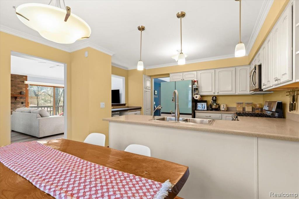 6523 BLUE SPRUCE, West Bloomfield, MI 48324 — Photo 9