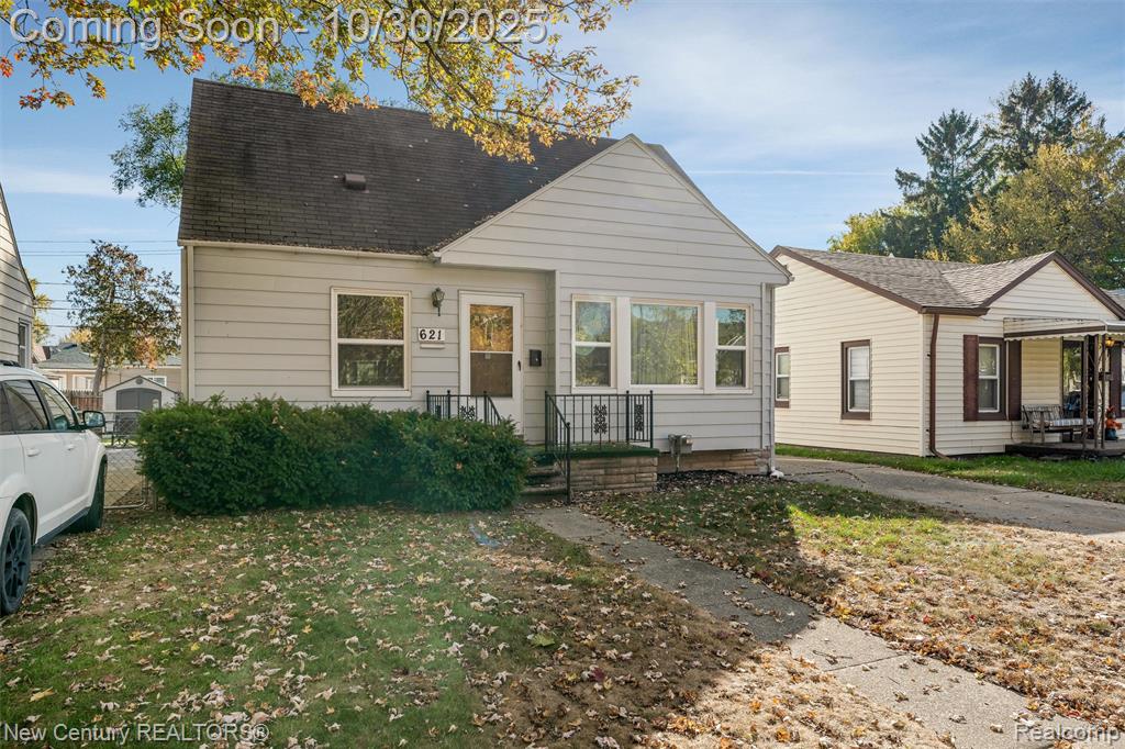 621 W Harwood Avenue, Madison Heights, MI 48071 — Photo 27