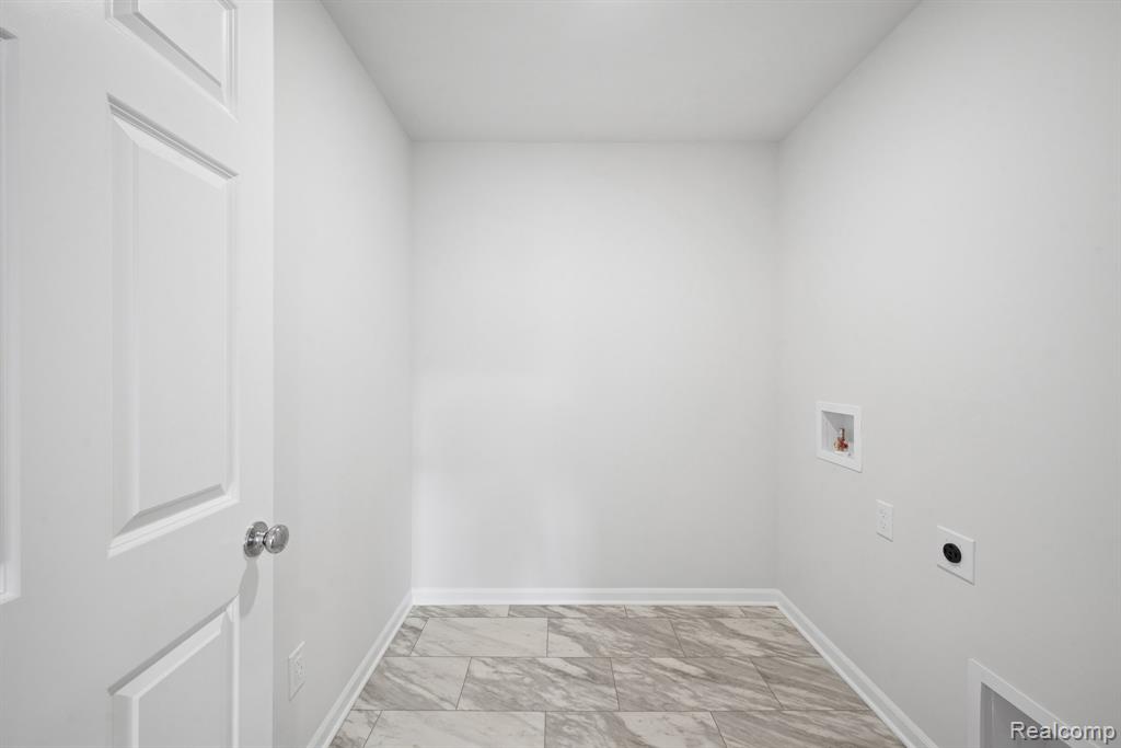 4221 Cedar Lane, Grand Blanc, MI 48439 — Photo 20