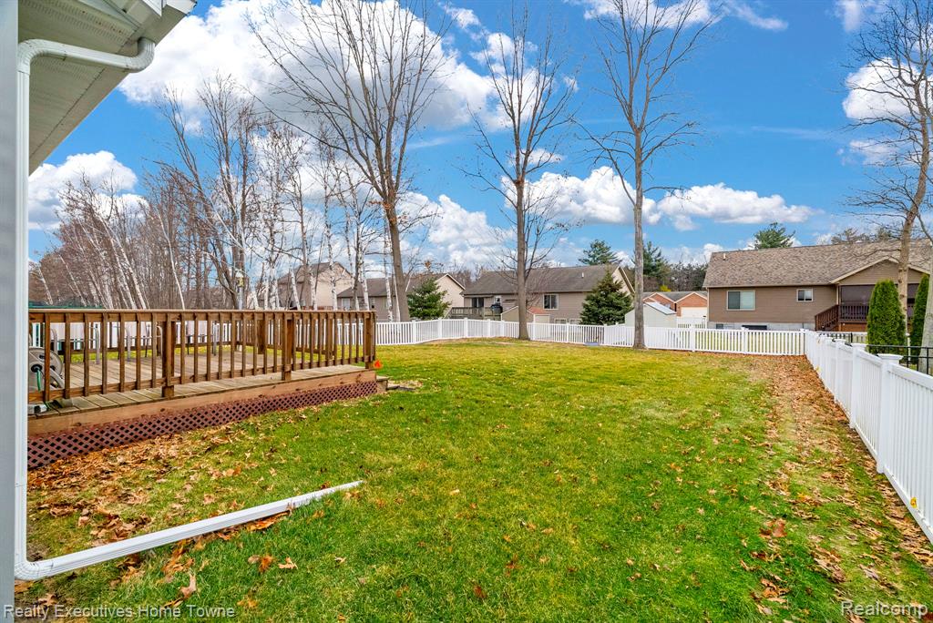 4080 Lancaster Drive, Fort Gratiot, MI 48059 — Photo 37