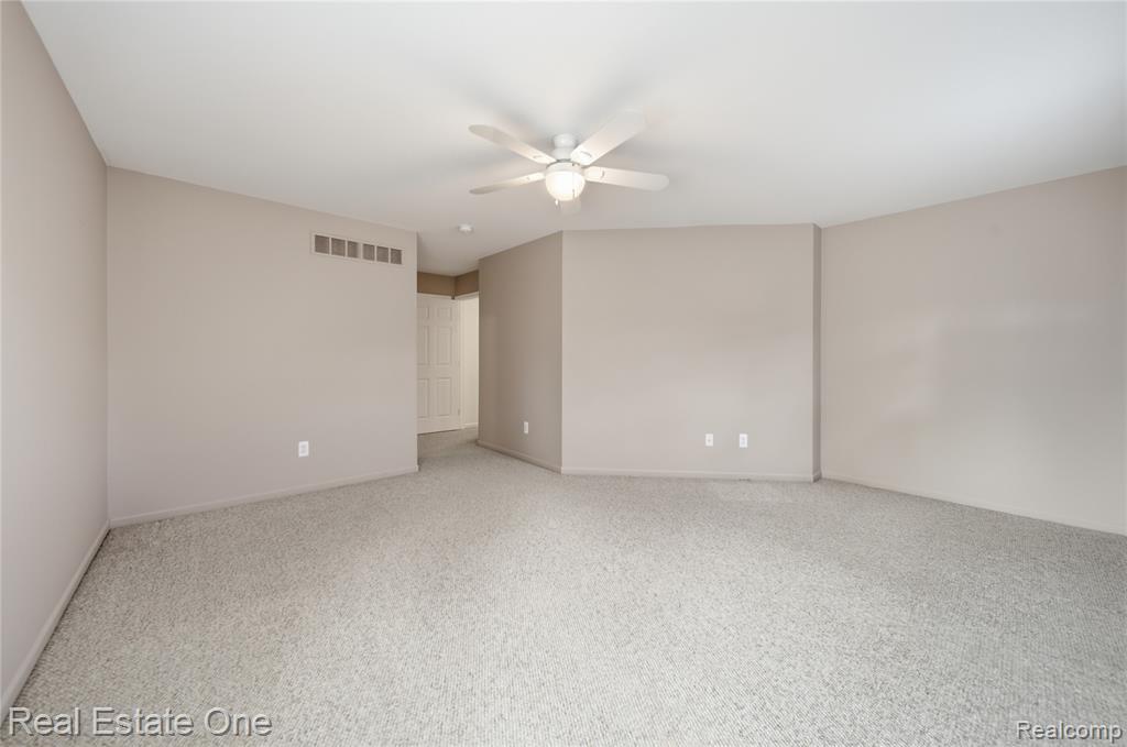 8576 Barrington Drive, Ypsilanti, MI 48198 — Photo 25