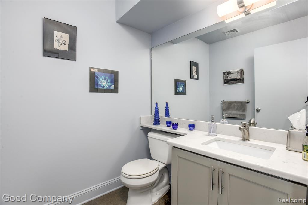 617 ASHLEY Circle, Rochester Hills, MI 48307 — Photo 14