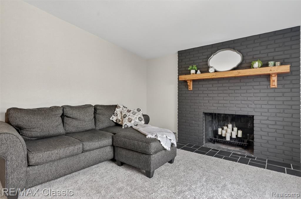 9 Willow Way, Waterford, MI 48328 — Photo 4