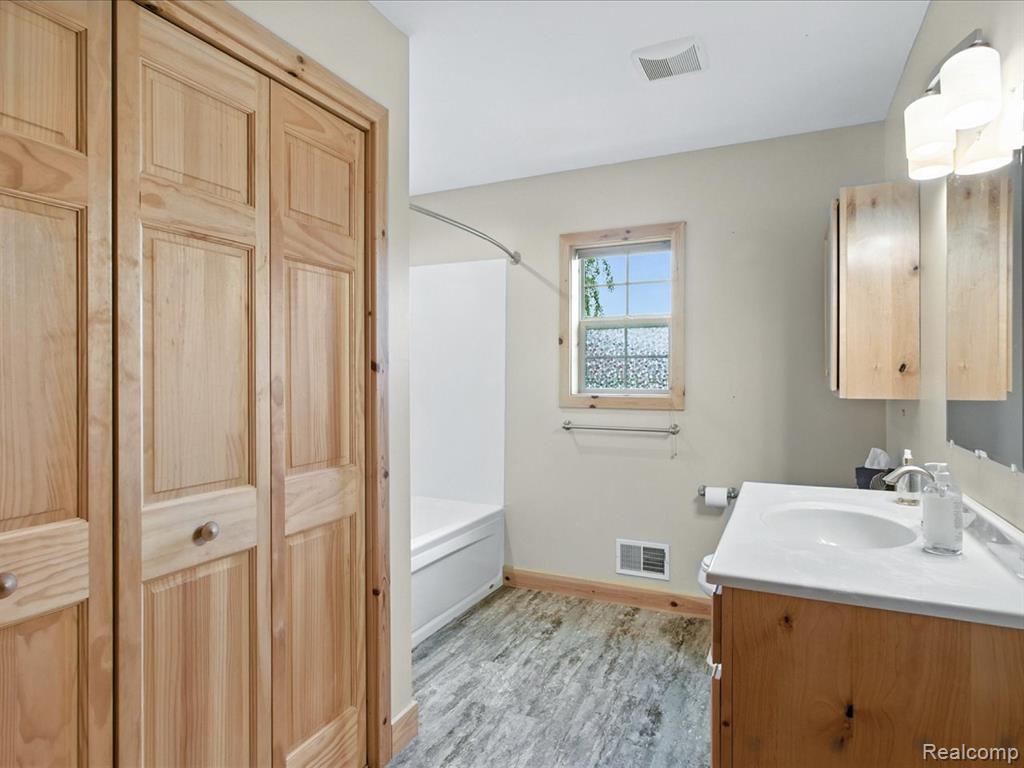 4300 Carrigan Road, Fort Gratiot, MI 48059 — Photo 21