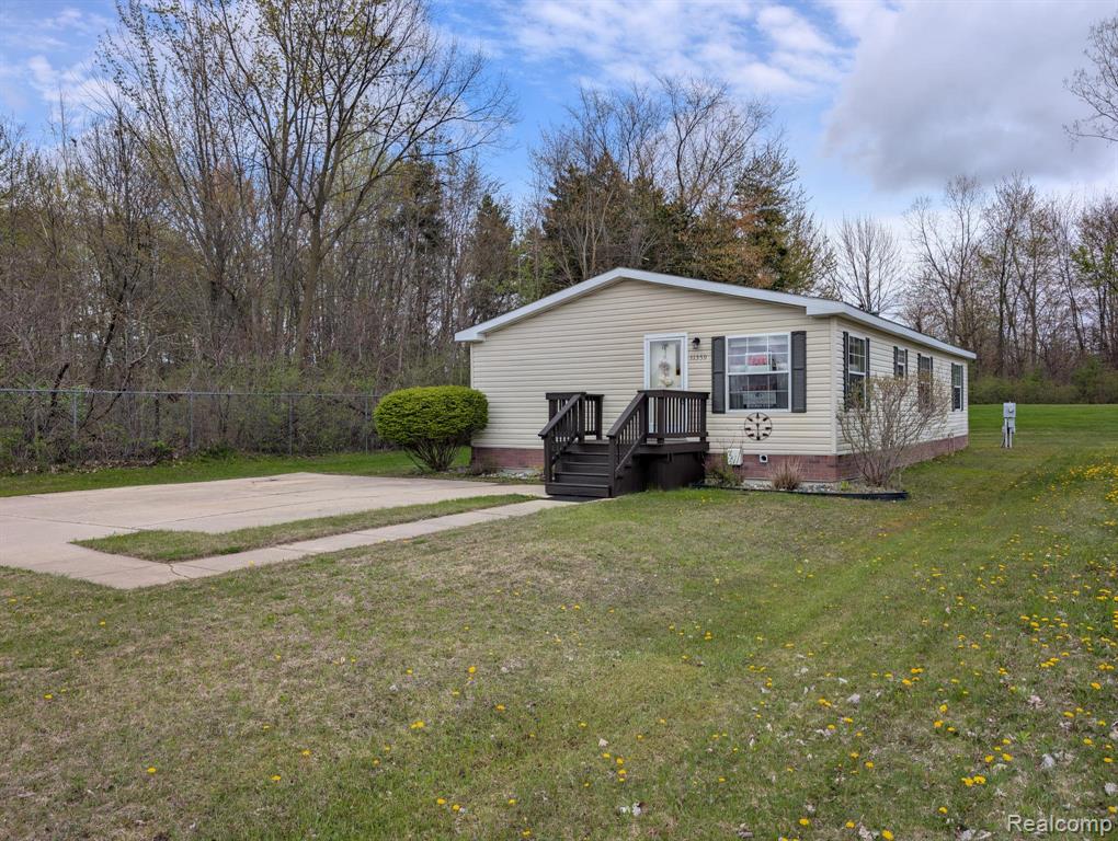11359 Lake Drive, Fenton, MI 48430 — Photo 16