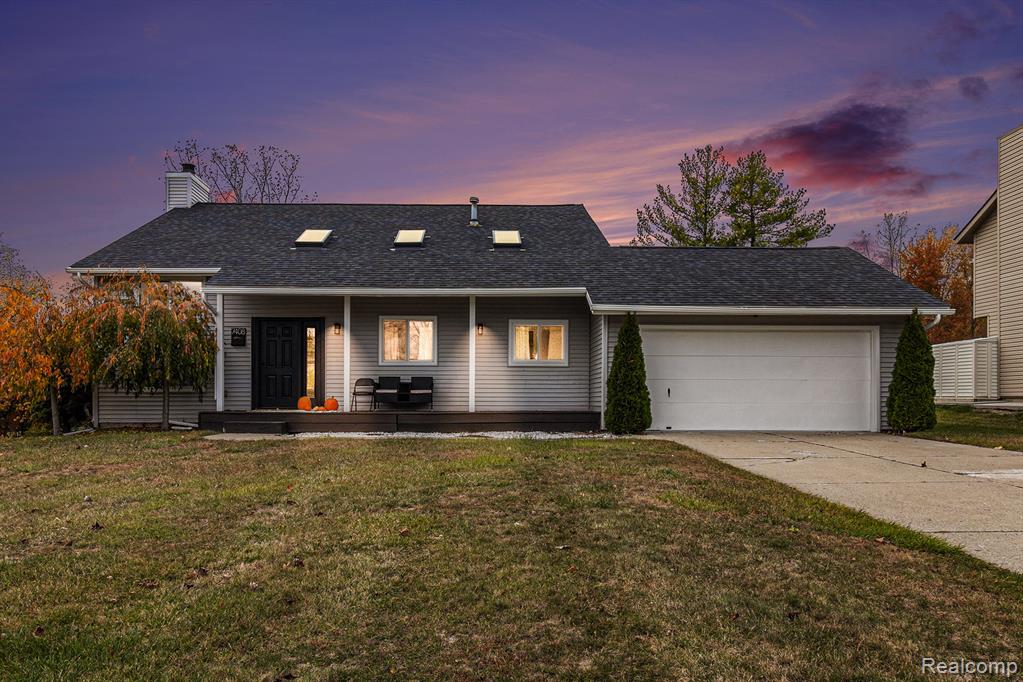 7408 WESTBURY Boulevard, West Bloomfield, MI — front exterior
