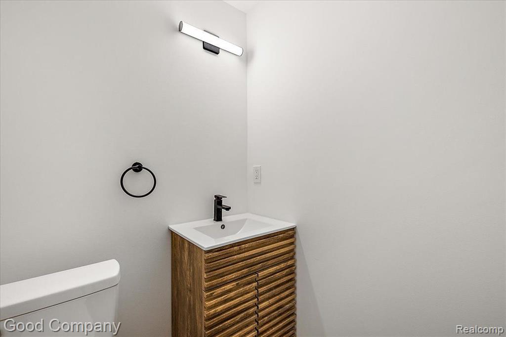 494 BLOOMFIELD Avenue, Pontiac, MI 48341 — Photo 15