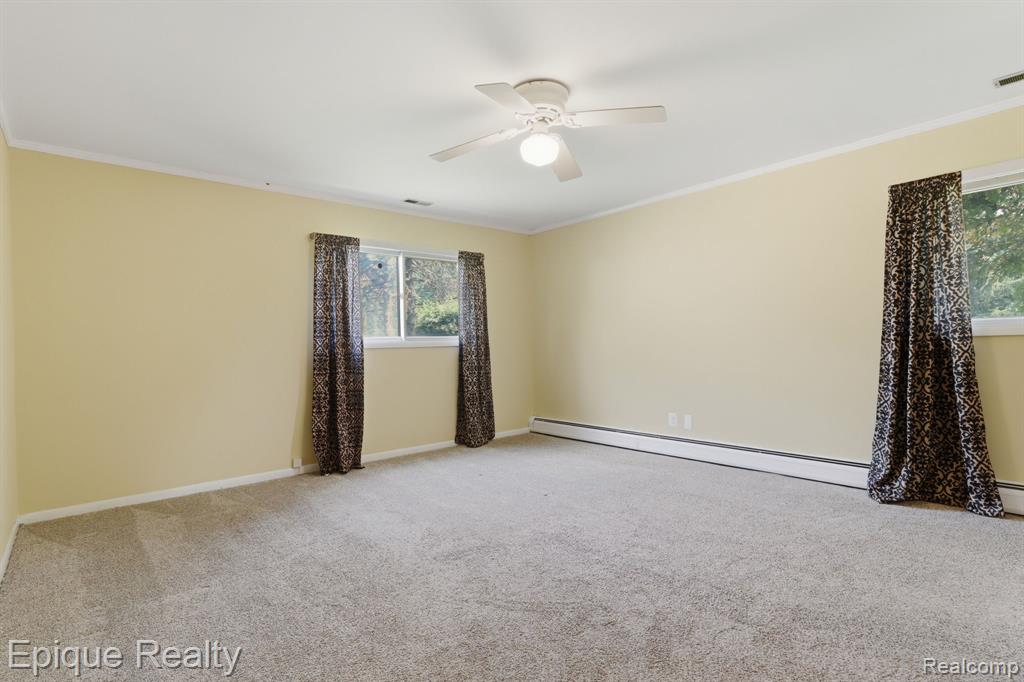 7335 Coach Lane, West Bloomfield, MI — Photo 24