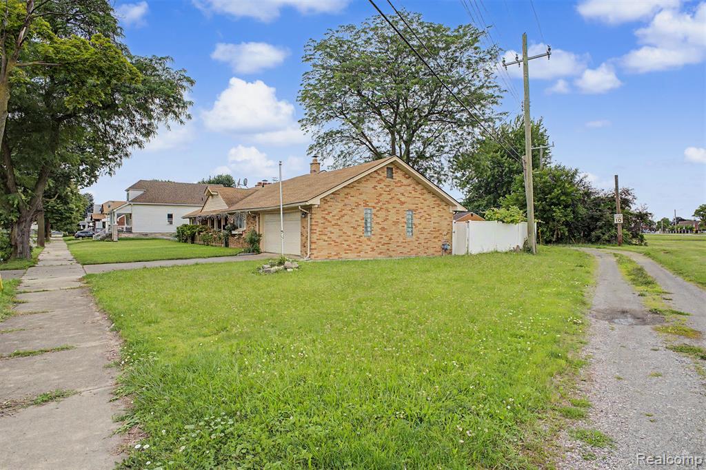 8650 Whitlock Avenue, Dearborn, MI 48126 — Photo 39