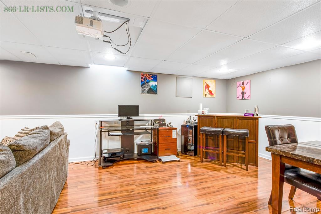 7068 Anna Drive, Belleville, MI 48111 — Photo 27