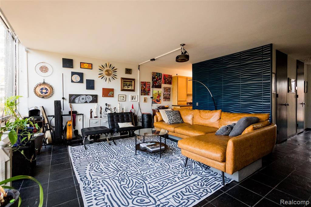 1363 Nicolet Place - Photo 4