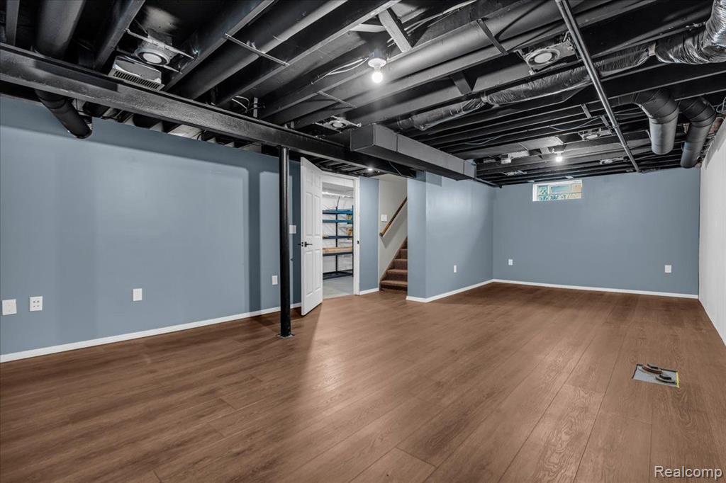 705 WHITCOMB Avenue, Royal Oak, MI 48073 — Photo 33