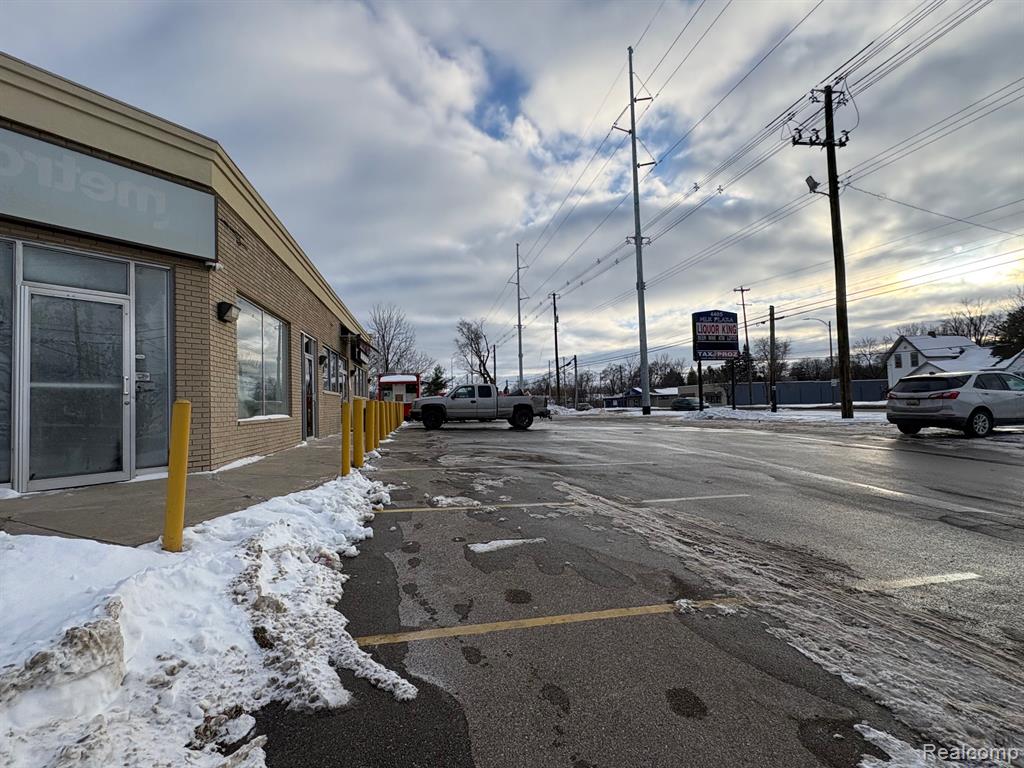 4405 S Martin Luther King Jr Boulevard, Lansing, MI 48910 — Photo 2