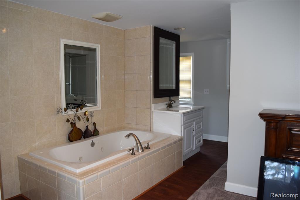 41318 Schoolcraft Road, Plymouth, MI 48170 — Photo 25