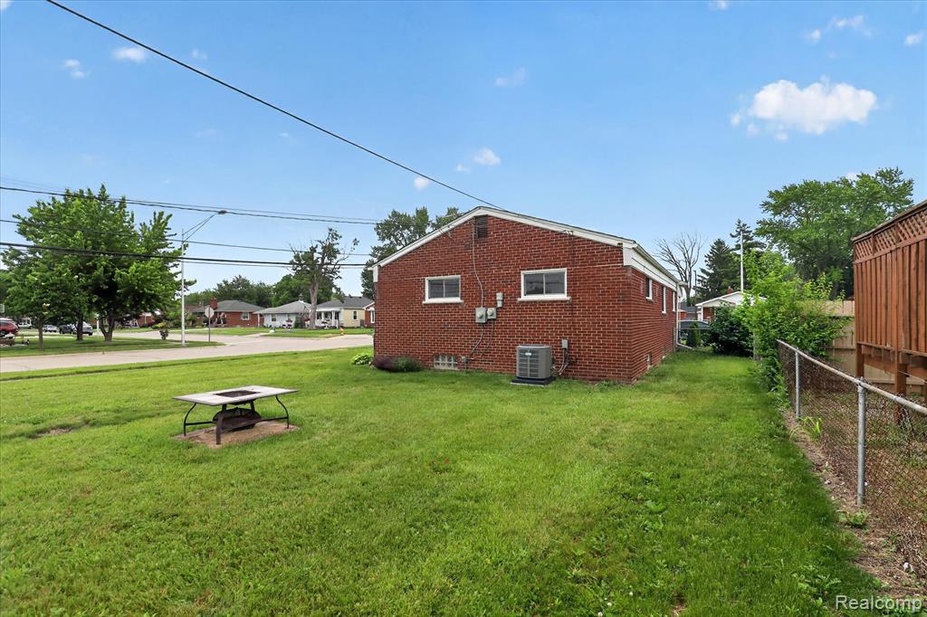 18514 Ray Street, Riverview, MI 48193 — Photo 26