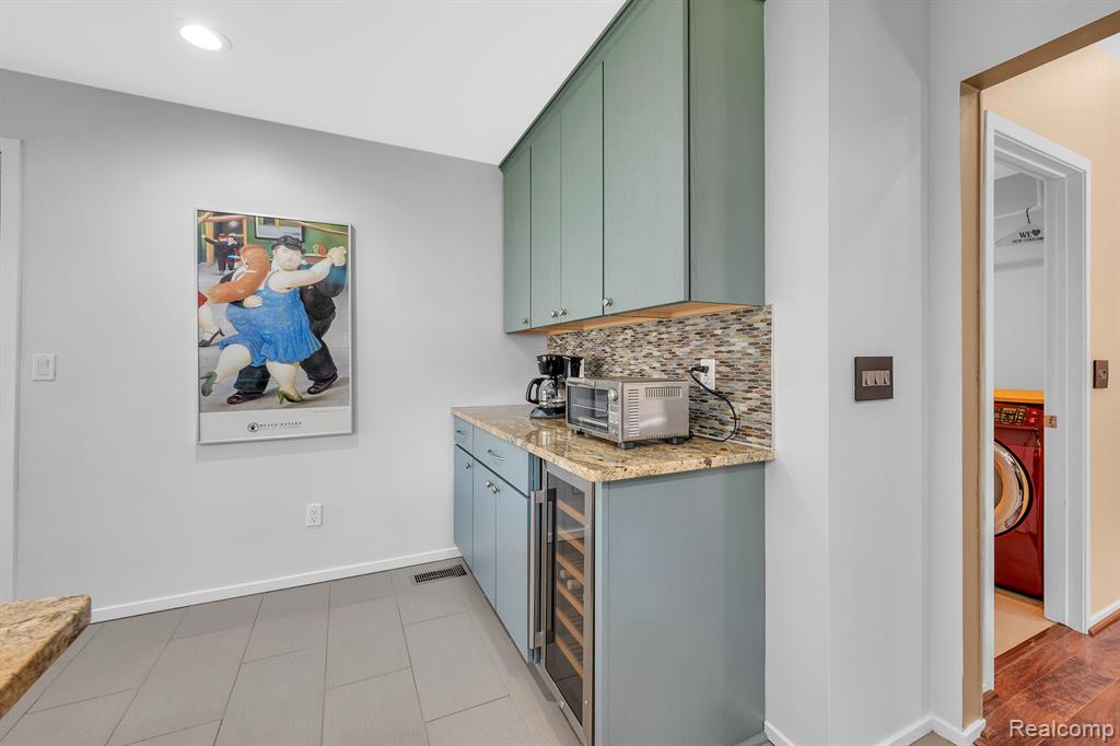 5039 LAGOONS Circle S, West Bloomfield, MI 48323 — Photo 15