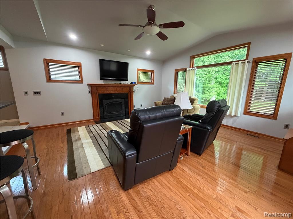 490 Cove View Drive, Waterford, MI 48327 — Photo 25