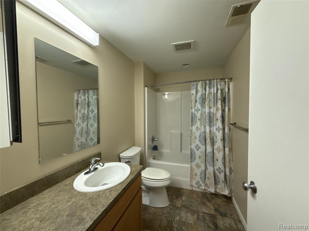 680 Delaware Street, Detroit, MI 48202 — Photo 8