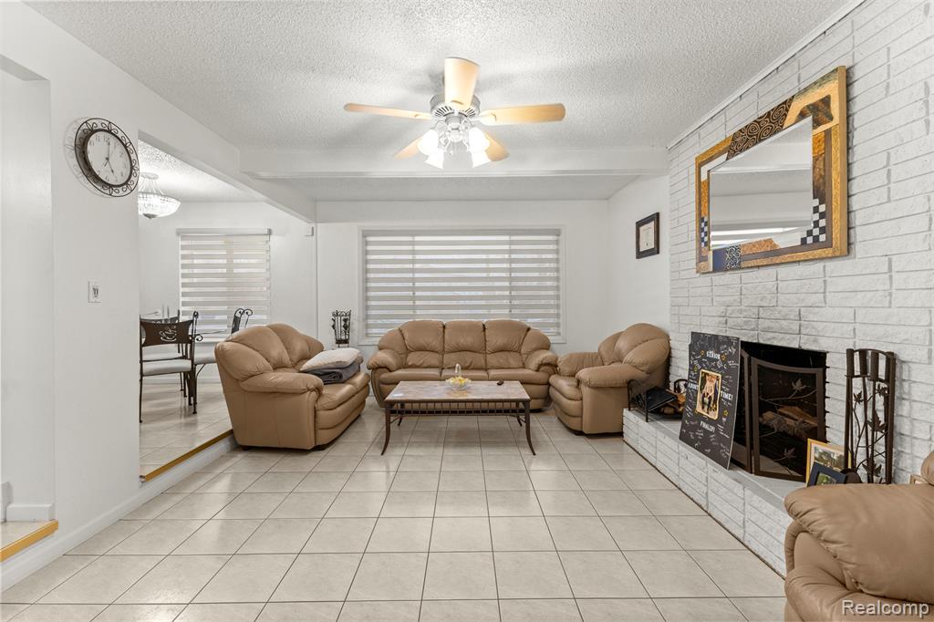 26611 Cecile Street, Dearborn Heights, MI 48127 — Photo 21