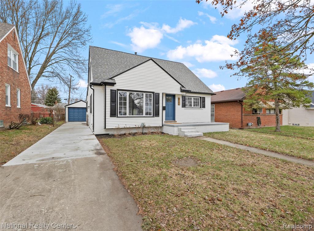 822 Phillips Avenue, Clawson, MI — front exterior