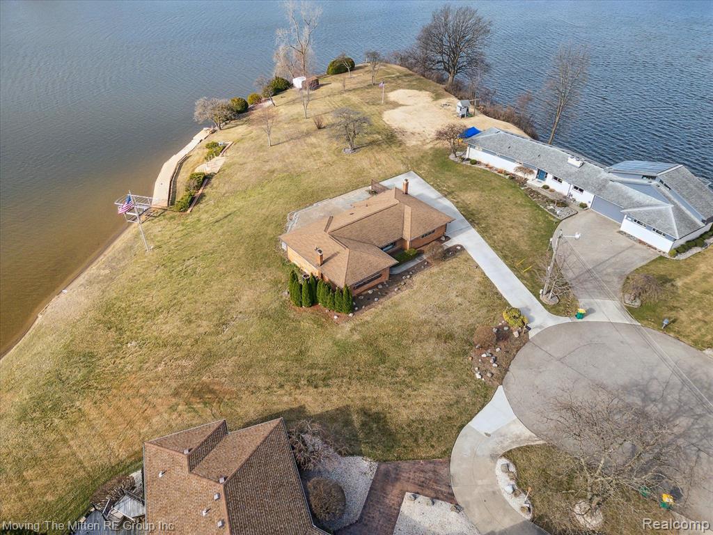 47853 N SHORE Drive, Van Buren, MI 48111 — Photo 52