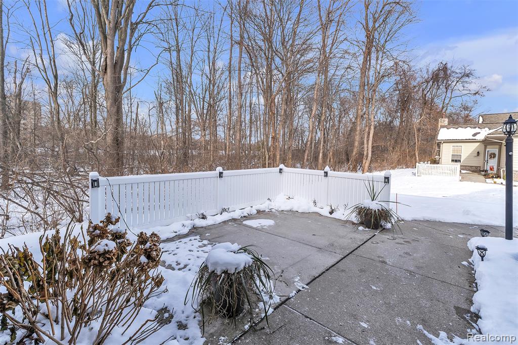 1155 Abbey Court, Westland, MI — Photo 9