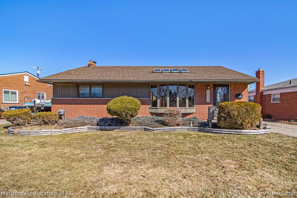 8600 Cardwell Street, Westland, MI — Photo 13