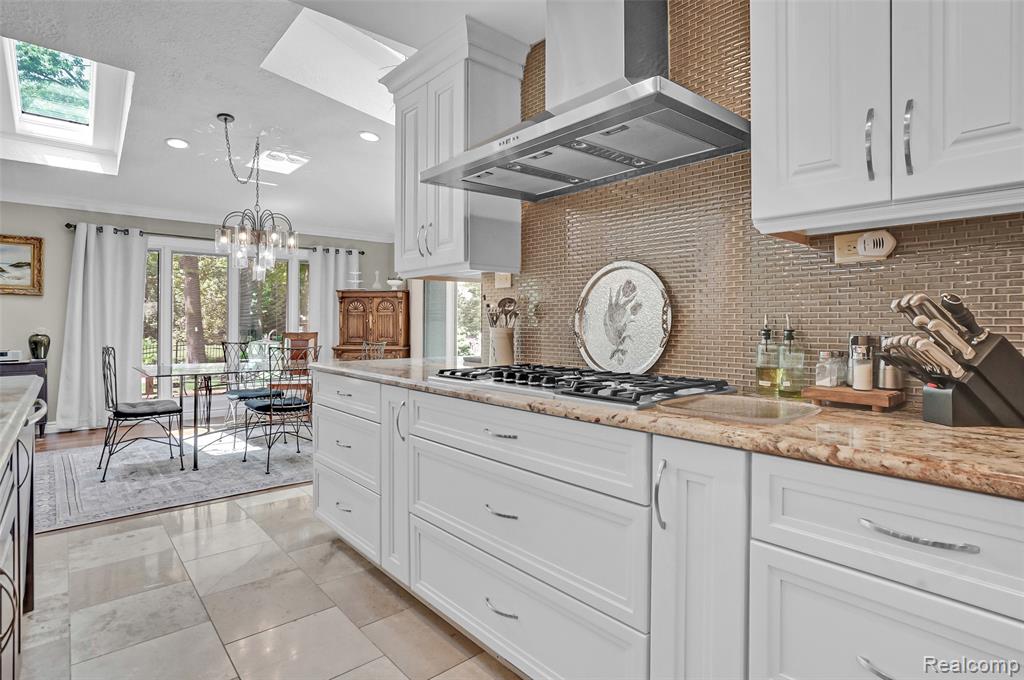 5693 Hunters Gate Drive, Troy, MI 48098 — Photo 12