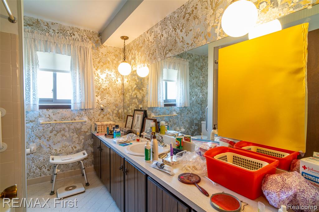 47798 CHRYS, Macomb, MI 48044 — Photo 28