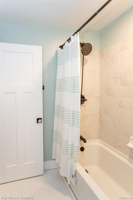 918 ALBERTA Street, Ferndale, MI 48220 — Photo 27