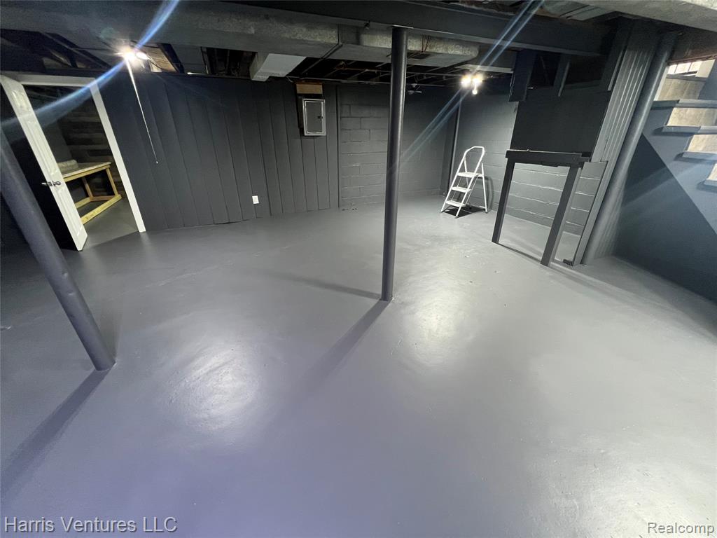 9527 E Outer Drive, Detroit, MI 48213 — Photo 33