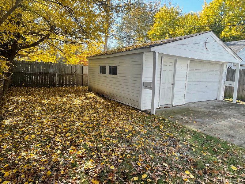 59 W HARWOOD Avenue, Madison Heights, MI 48071 — Photo 10