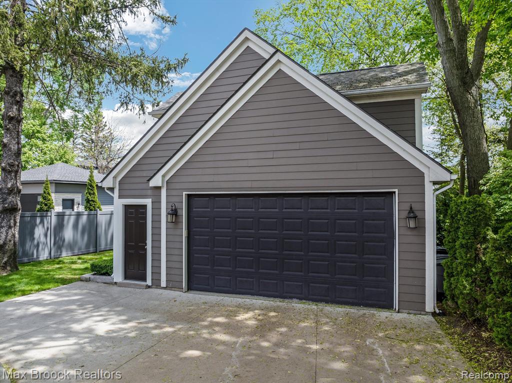 578 WOODLAND Street, Birmingham, MI 48009 — Photo 52