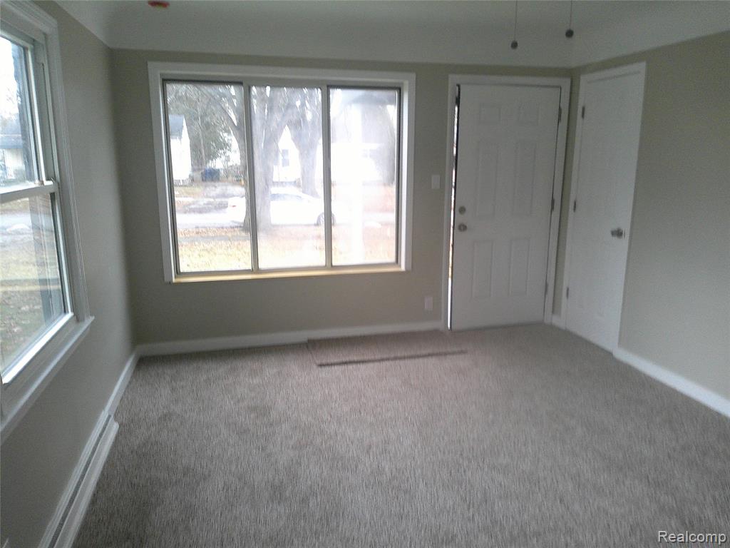 4502 Huckleberry Lane, Flint, MI 48507 — Photo 5