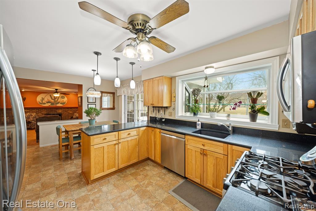 45831 SHEFFIELD Drive, Novi, MI — Photo 13