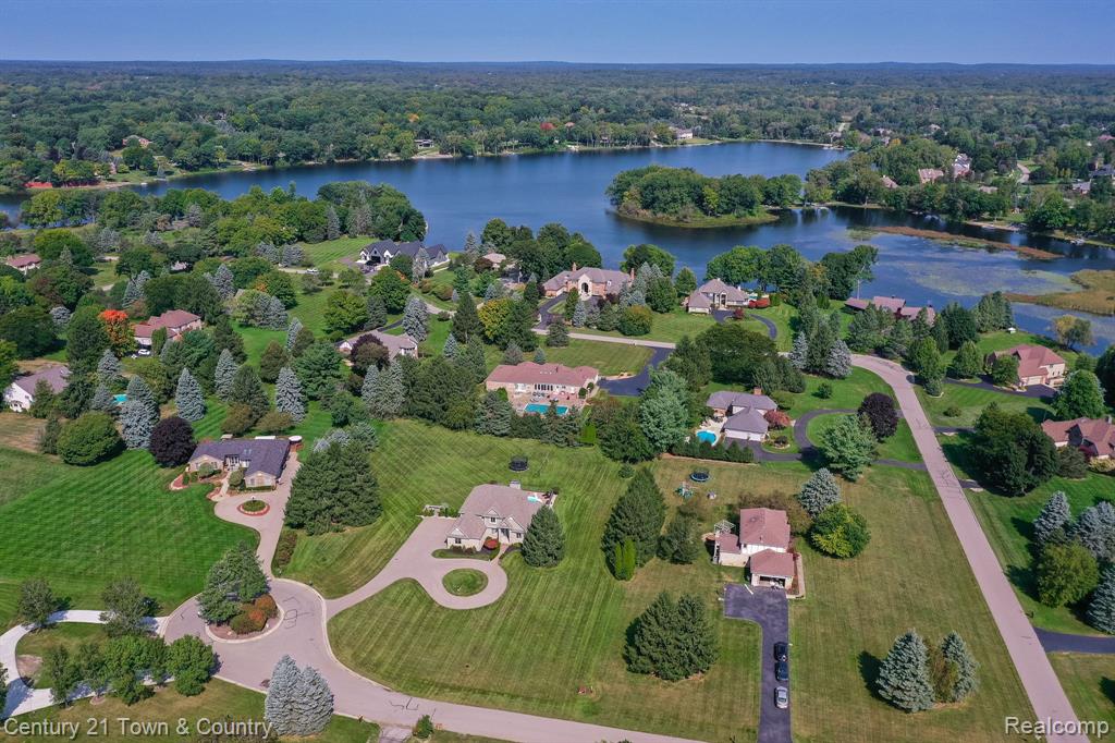 914 SHREWSBURY Drive, Clarkston, MI 48348 — Photo 59