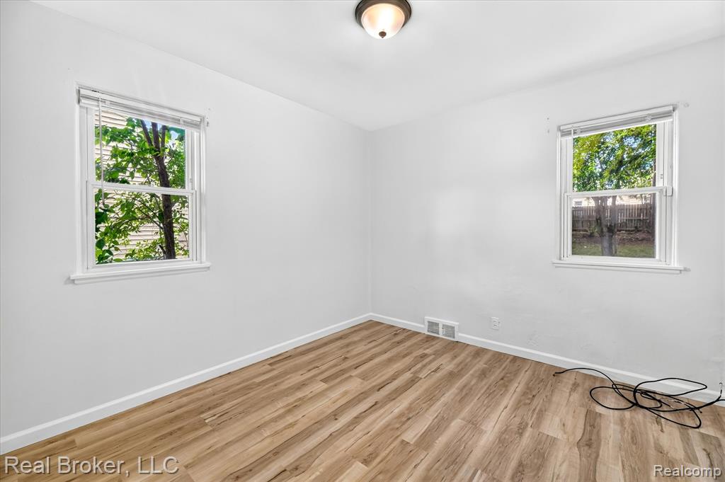 602 S Meade Street, Flint, MI 48503 — Photo 24