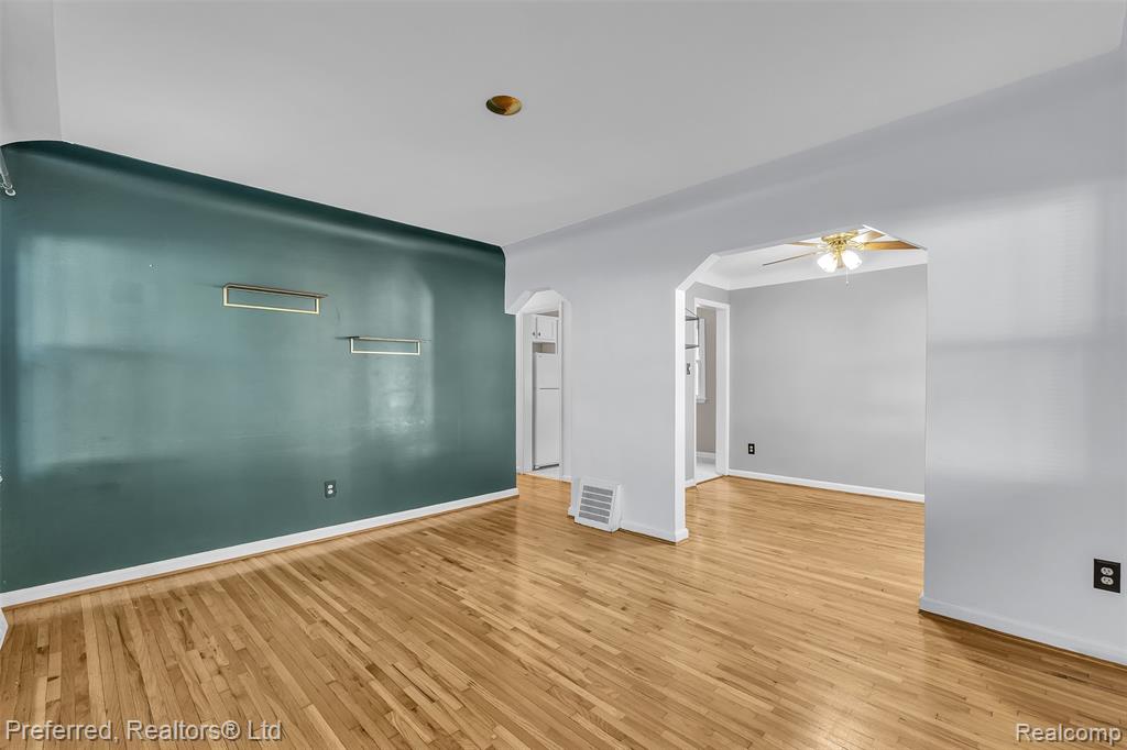 9624 Columbia, Redford, MI 48239 — Photo 9