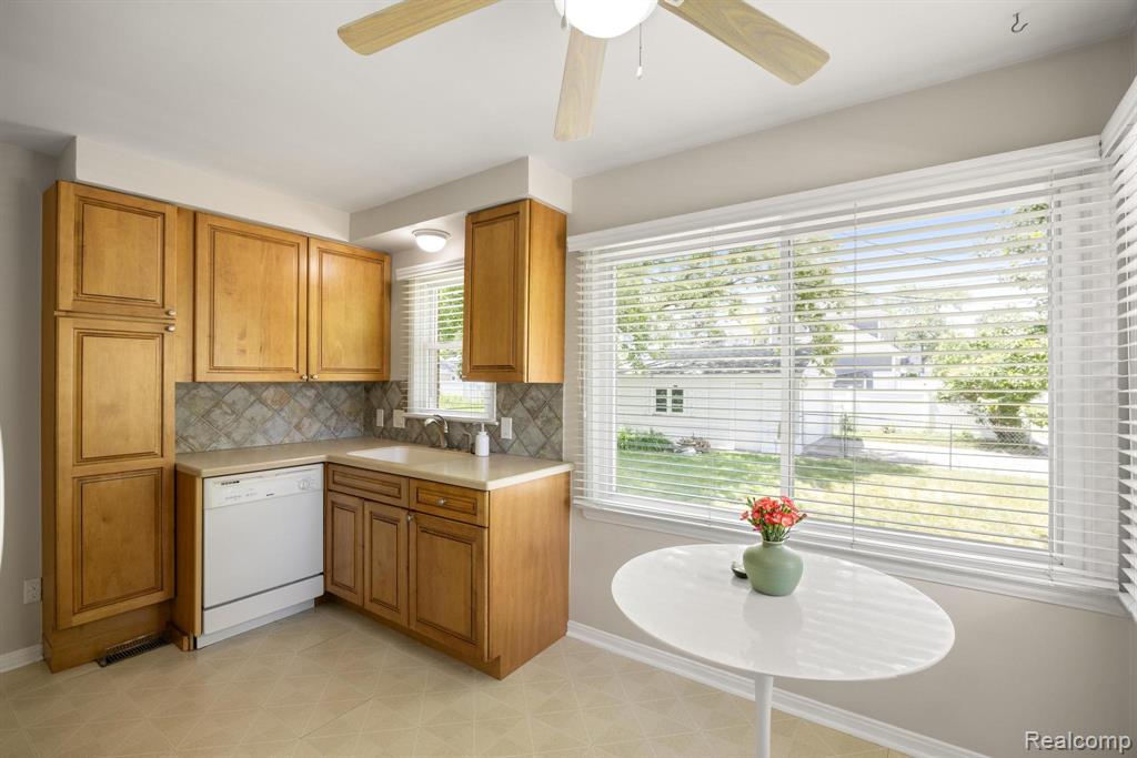 2879 Royal Avenue, Berkley, MI 48072 — Photo 10
