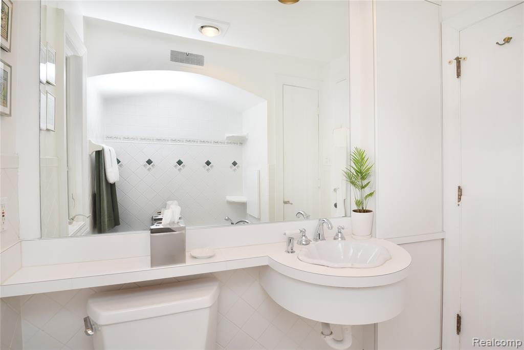 32470 Norchester Street, Beverly Hills, MI 48025 — Photo 25