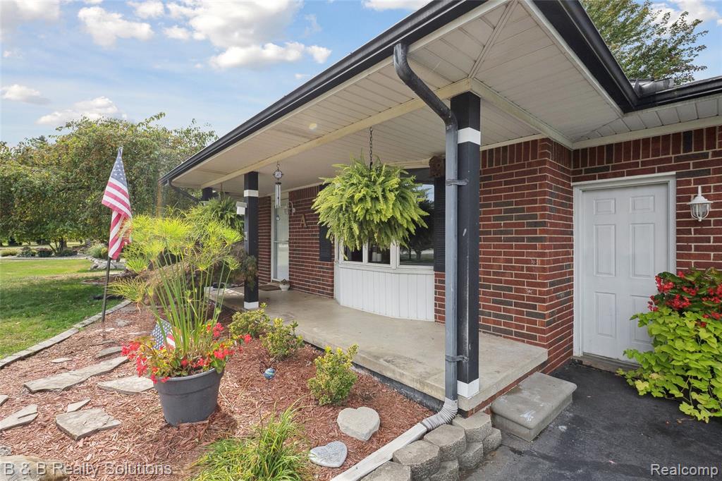 54675 Romeo Plank Road, Macomb, MI 48042 — Photo 6